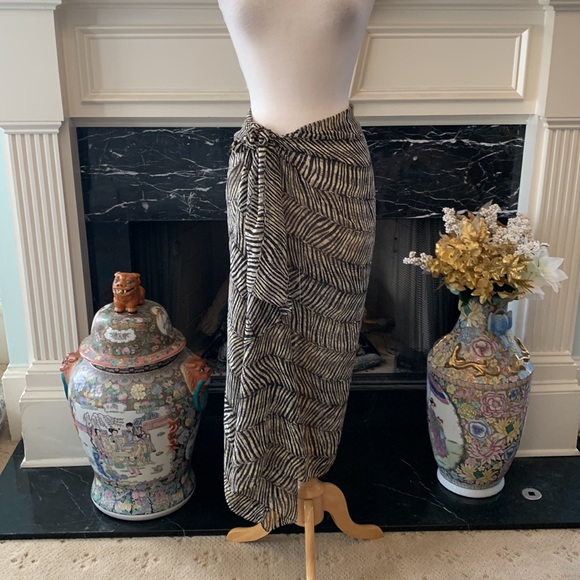 Oversized Sheer print 78”x41” African print scarf - Picture 4 of 6